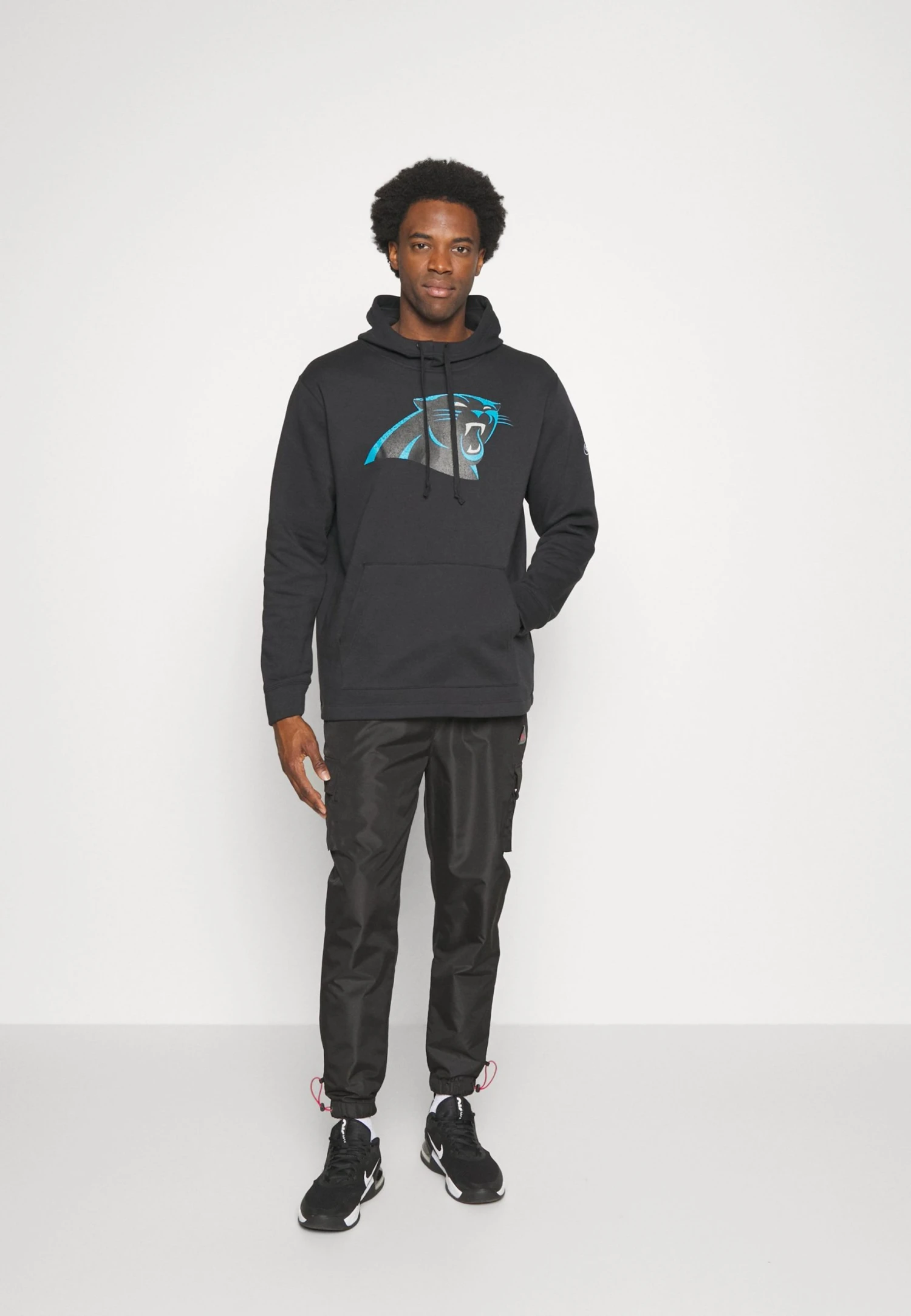 Nike Performance Nfl Carolina Panthers Mens Pullover Hoodie - Klubbklær - Black 4 Nike Performance Nfl Carolina Panthers Mens Pullover Hoodie - Klubbklær - Black - Bilde 2