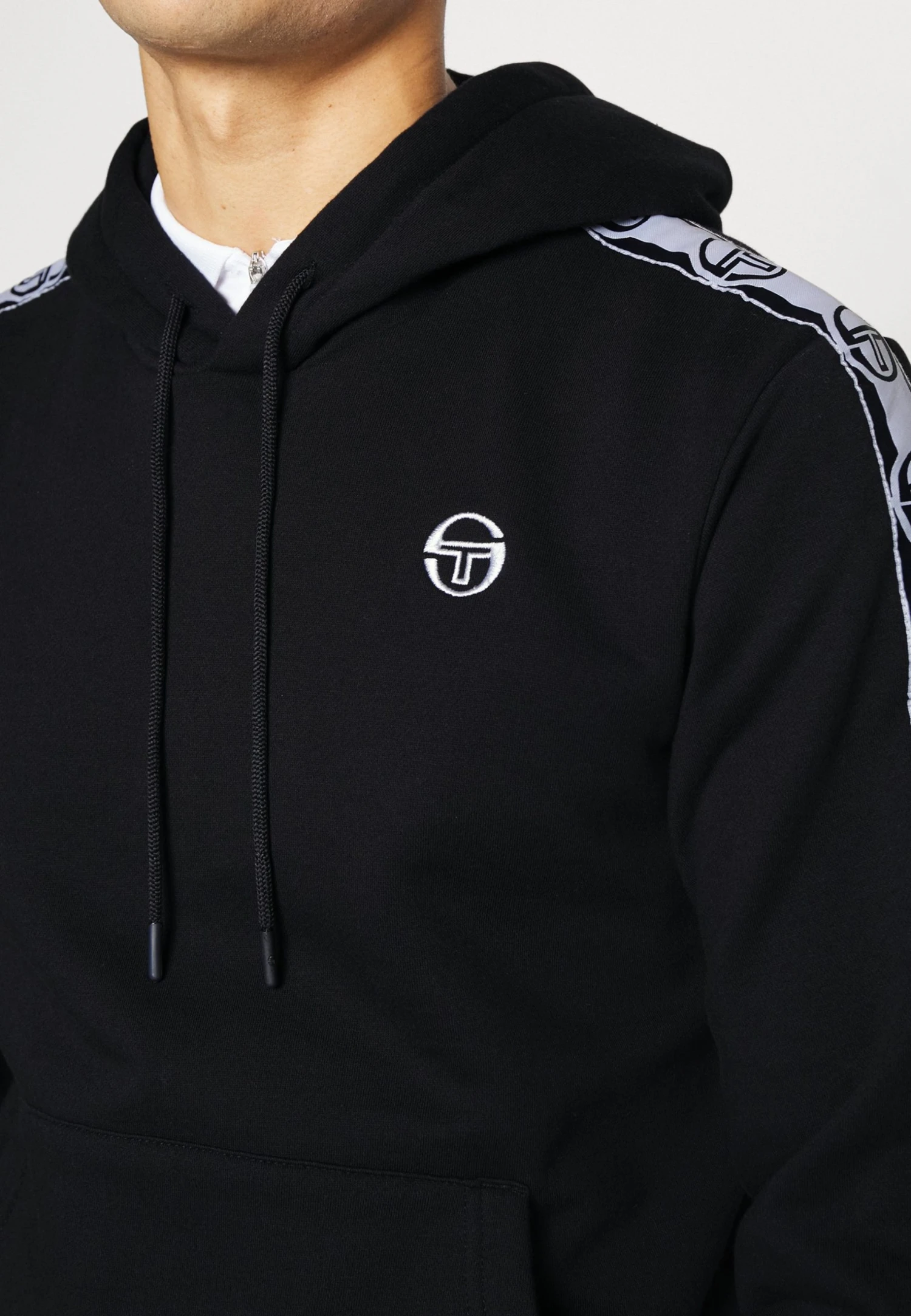 Sergio Tacchini Delaco Hoodie - Sweatshirt - Black/White 7 Sergio Tacchini Delaco Hoodie - Sweatshirt - Black/White - Bilde 5