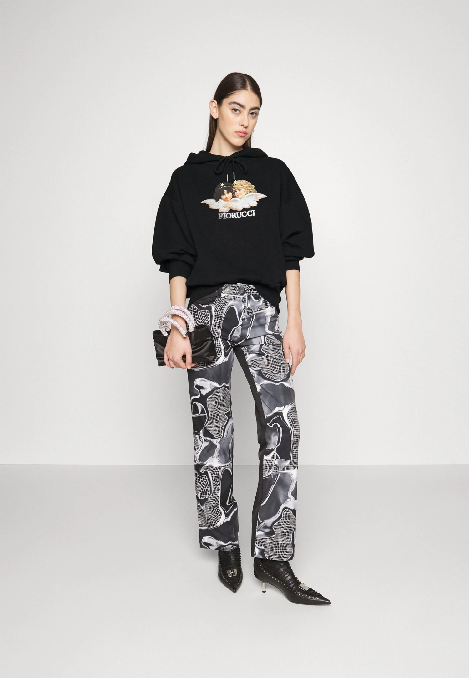 FIORUCCI Oversized Hoodie - Sweatshirt - Black 4 FIORUCCI Oversized Hoodie - Sweatshirt - Black - Bilde 2