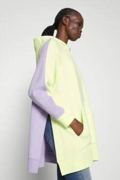 KARL LAGERFELD Ikonik Hoodie - Sweatshirt - Luminary Green/Lavender -Gant shop 8c7ba77692134ec8b3a0f3436de972c3 scaled