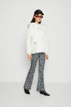 COLOURFUL REBEL Back Logo Clean Hoodie - Sweatshirt - Off White -Gant shop 8d8c023bf8fd4c44b73e258cc0dd0eff scaled