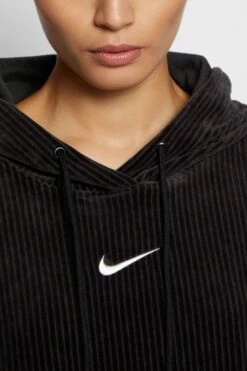 Nike Sportswear WVlr Mod Crop Po - Hoodie - Black/Sail -Gant shop 907c81c2502045a381d4b33863159cb3 scaled