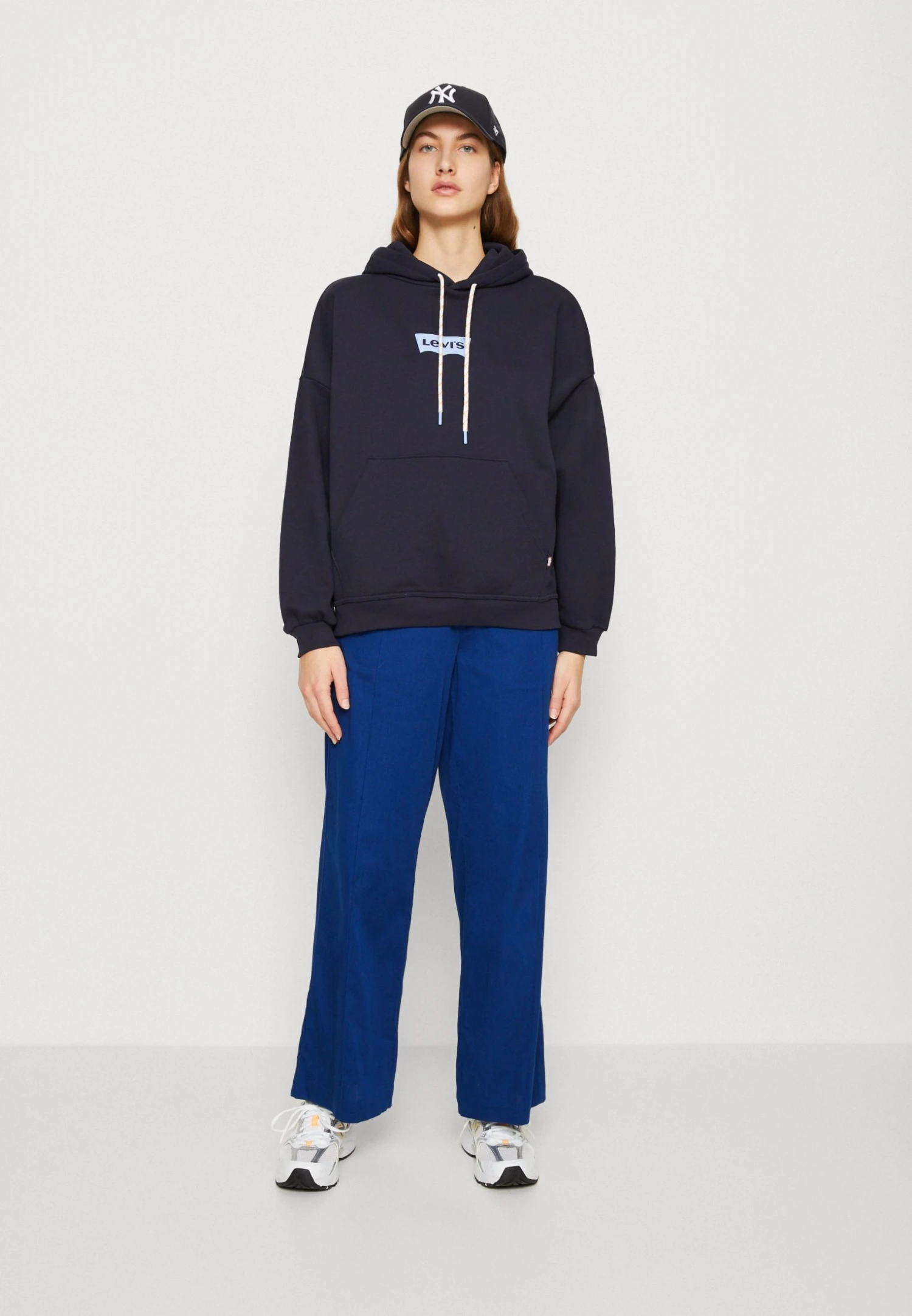 Levi's Graphic Caravan Hoodie - Sweatshirt - Nightwatch Blue 4 Levi's Graphic Caravan Hoodie - Sweatshirt - Nightwatch Blue - Bilde 2