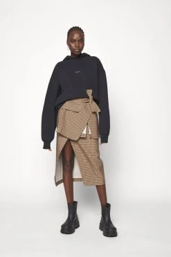 Holzweiler Paradise Oslo Hoodie - Sweatshirt - Black -Gant shop 91cf28257ef14382a97071cb4f7c2237 scaled