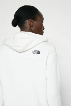 The North Face Simple Dome Hoodie - Hoodie - Gardenia White -Gant shop 91f172f9197c45af90f442e04f92c6eb scaled