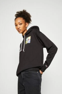 Tommy Jeans Hoodie - Sweatshirt - Black -Gant shop 924290ef889b45cbaa527917775fd07d scaled