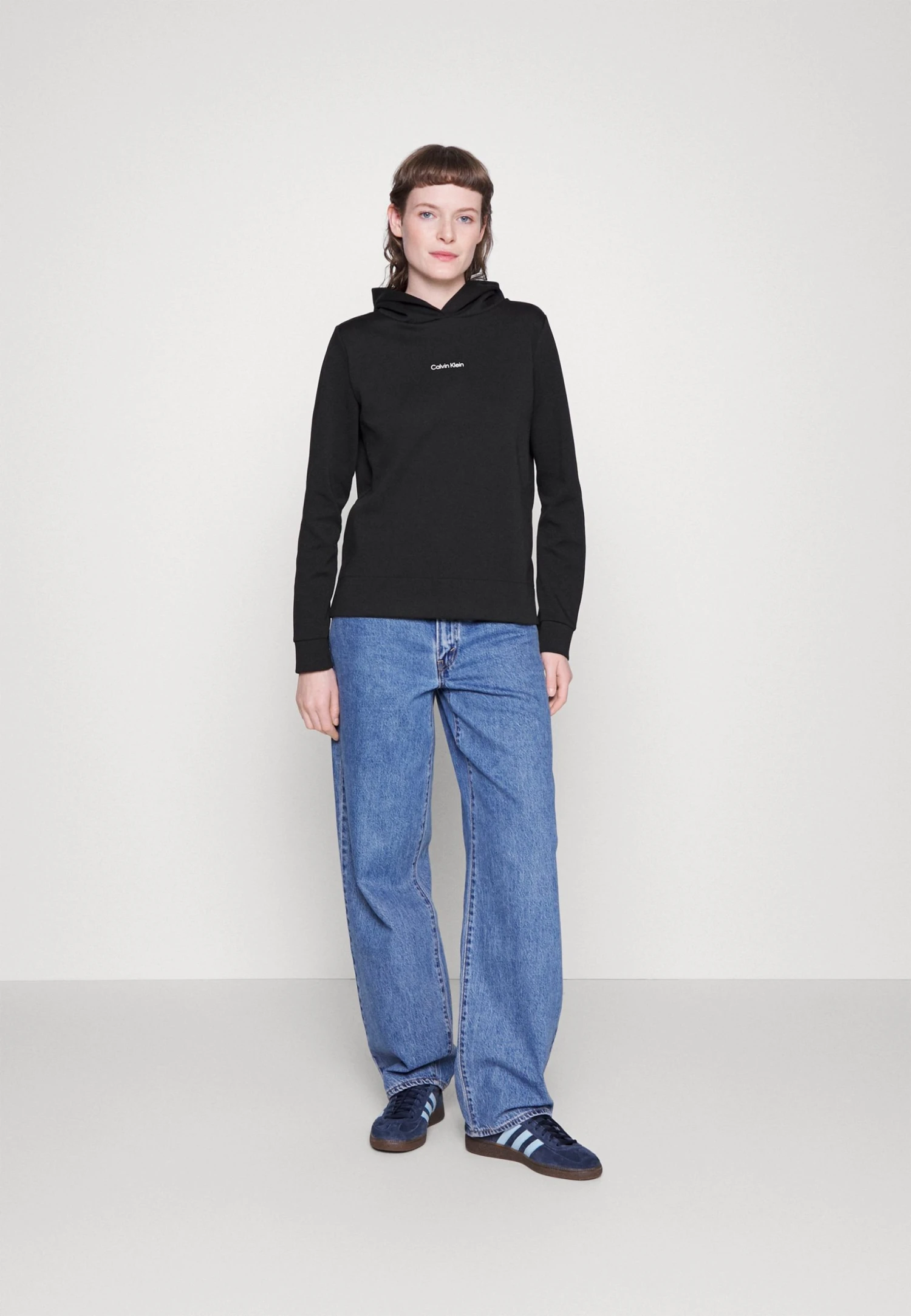 Calvin Klein Micro Logo Ess - Hoodie - Black 4 Calvin Klein Micro Logo Ess - Hoodie - Black - Bilde 2