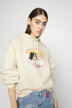 FIORUCCI Oversized Hoodie - Hoodie - White -Gant shop 9655d4c957fb41189f28cc3750370f09 scaled