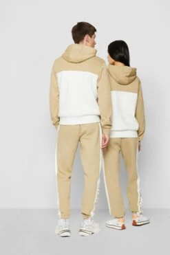 Lacoste Hoodie - Twig/Flour -Gant shop a09b86ddc70e49acbf15d3cb3e68f6ae scaled