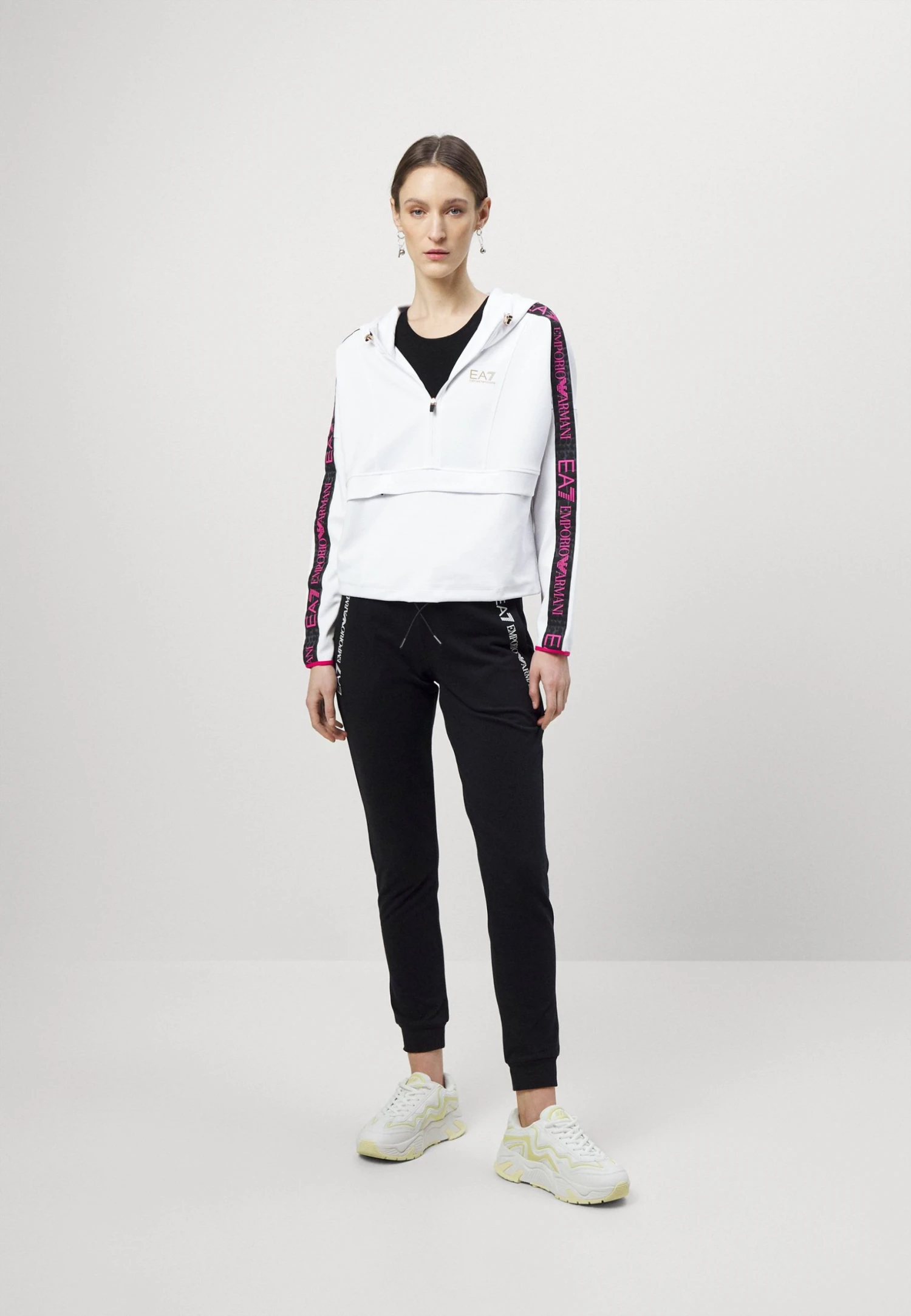 EA7 Emporio Armani Hoodie - White 4 EA7 Emporio Armani Hoodie - White - Bilde 2