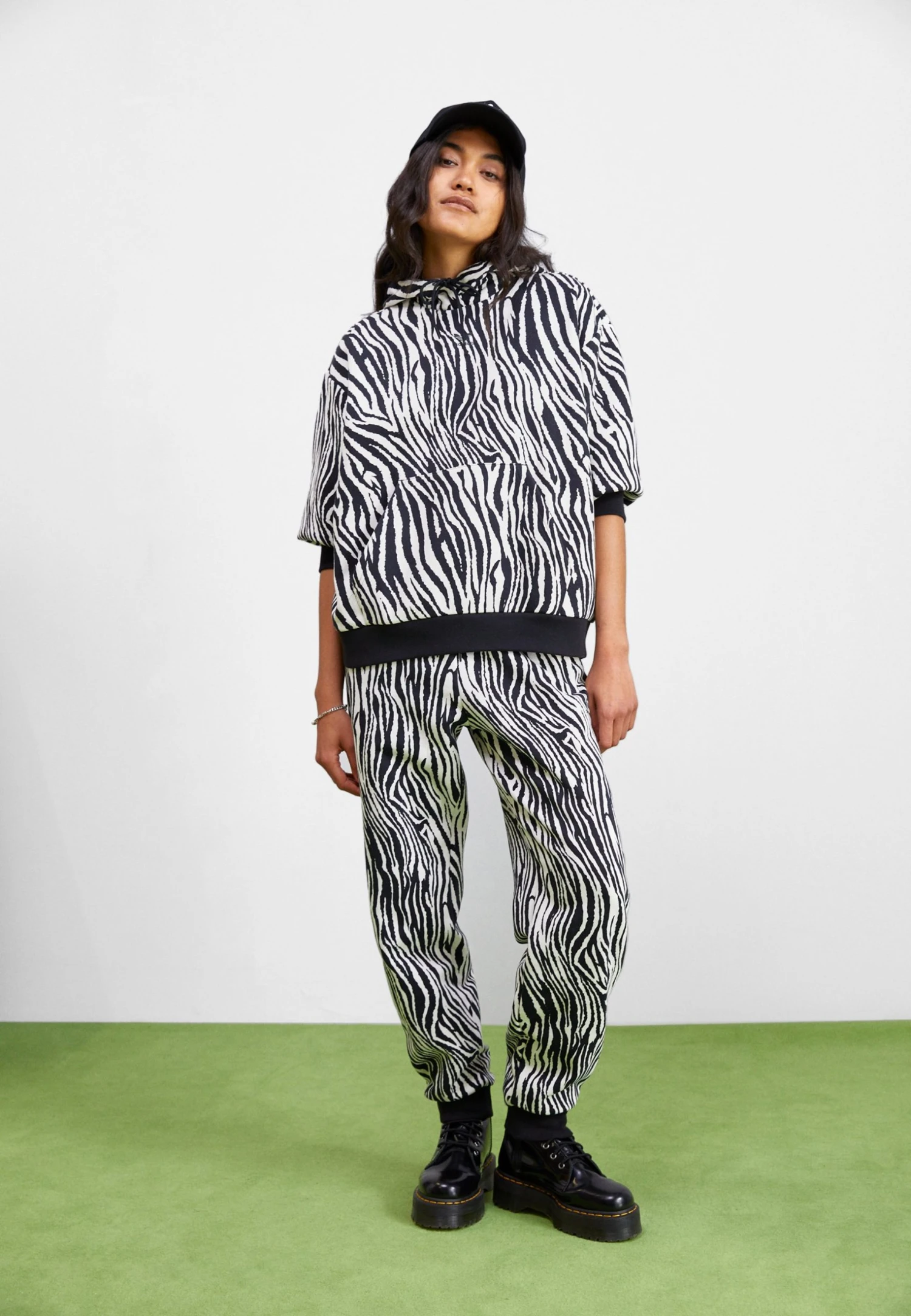 Adidas Originals Hoodie - Sweatshirt - Cloud White/Black 4 Adidas Originals Hoodie - Sweatshirt - Cloud White/Black - Bilde 2