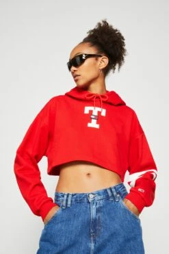 Tommy Jeans Letterman Flag Hoodie - Hoodie - Deep Crimson 11 Tommy Jeans Letterman Flag Hoodie - Hoodie - Deep Crimson -Gant shop a81ea5803fc145cca9d78be525c97a24 scaled
