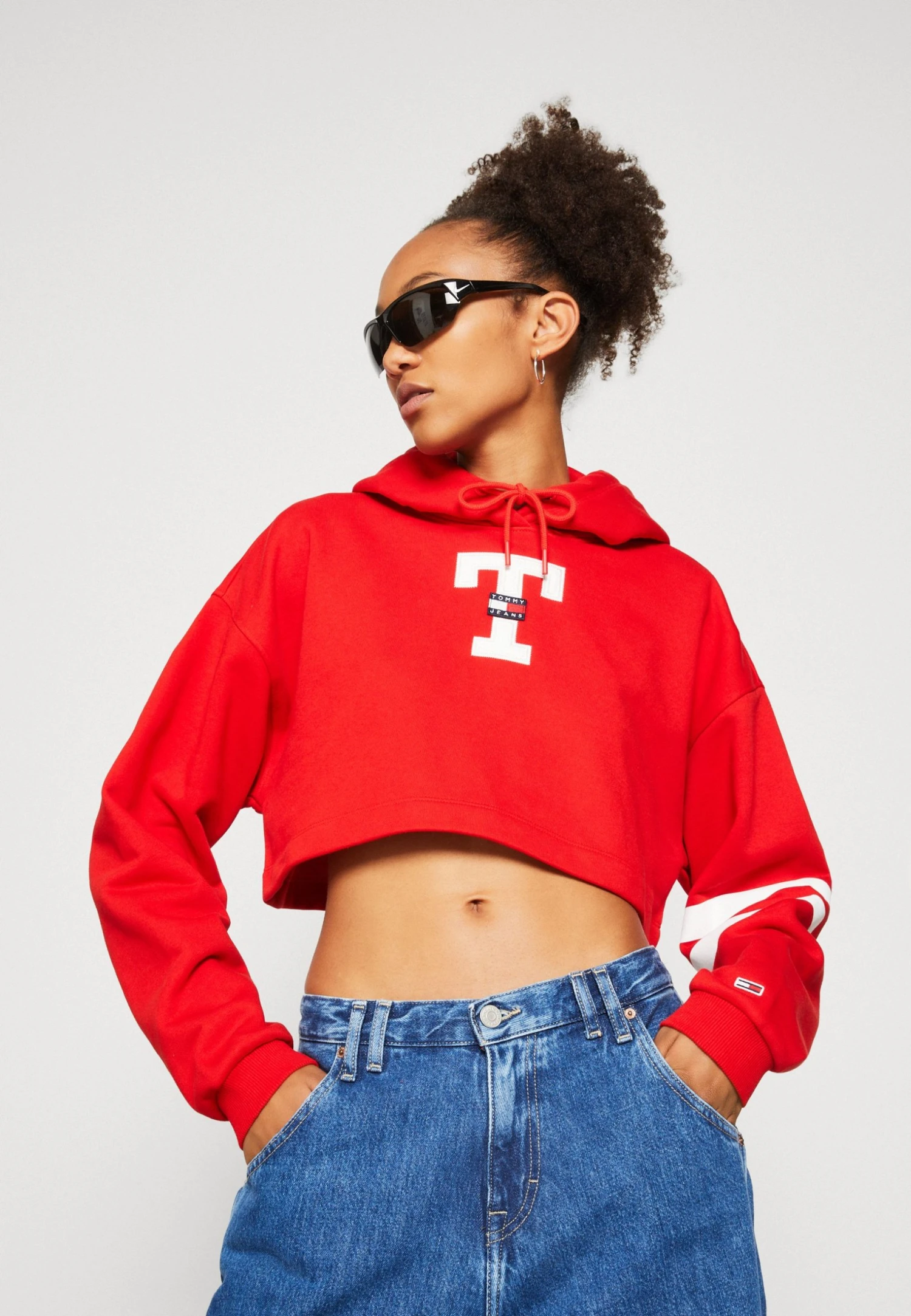 Tommy Jeans Letterman Flag Hoodie - Hoodie - Deep Crimson 6 Tommy Jeans Letterman Flag Hoodie - Hoodie - Deep Crimson - Bilde 4