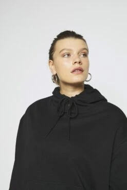 Even&Odd Curvy Hoodie - Black -Gant shop a9d852a485ef48dd9ef52f16bcc85640 scaled