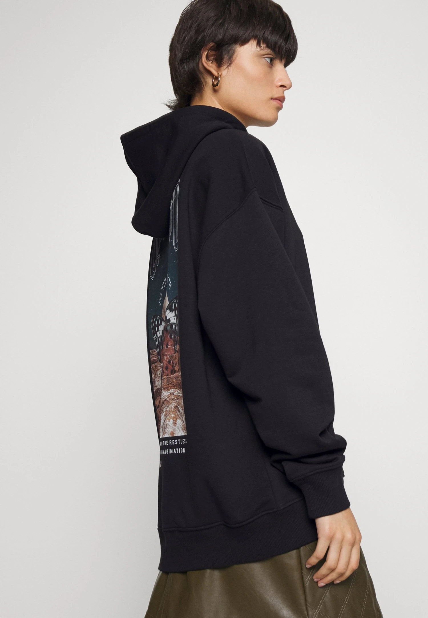 COLOURFUL REBEL Moon Oversized Hoodie - Sweatshirt - Black 6 COLOURFUL REBEL Moon Oversized Hoodie - Sweatshirt - Black - Bilde 4