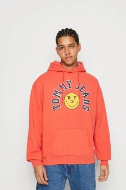 Tommy Jeans Tommy X Smiley® Tju Tommy Smiley Hoodie - Sweatshirt - Cardinal Coral