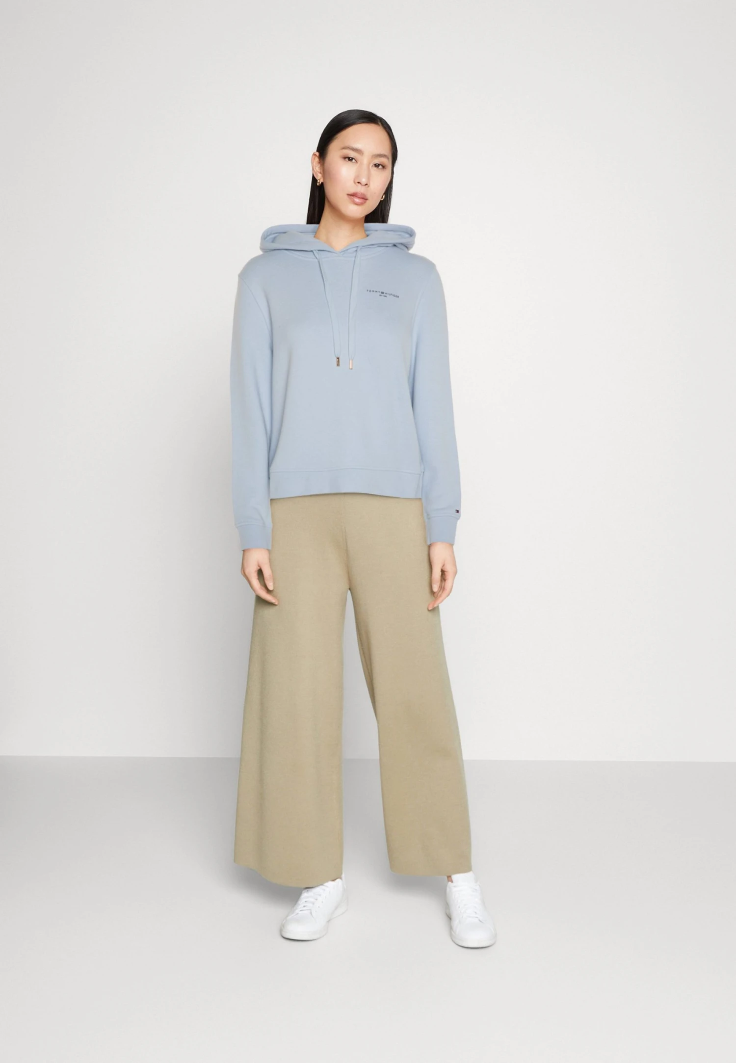 Tommy Hilfiger Mini Corp Logo Hoodie - Sweatshirt - Breezy Blue 4 Tommy Hilfiger Mini Corp Logo Hoodie - Sweatshirt - Breezy Blue - Bilde 2