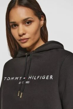 Tommy Hilfiger Hoodie - Schwarz -Gant shop b40f36461a0047a5af9d5735cbe38c15 scaled