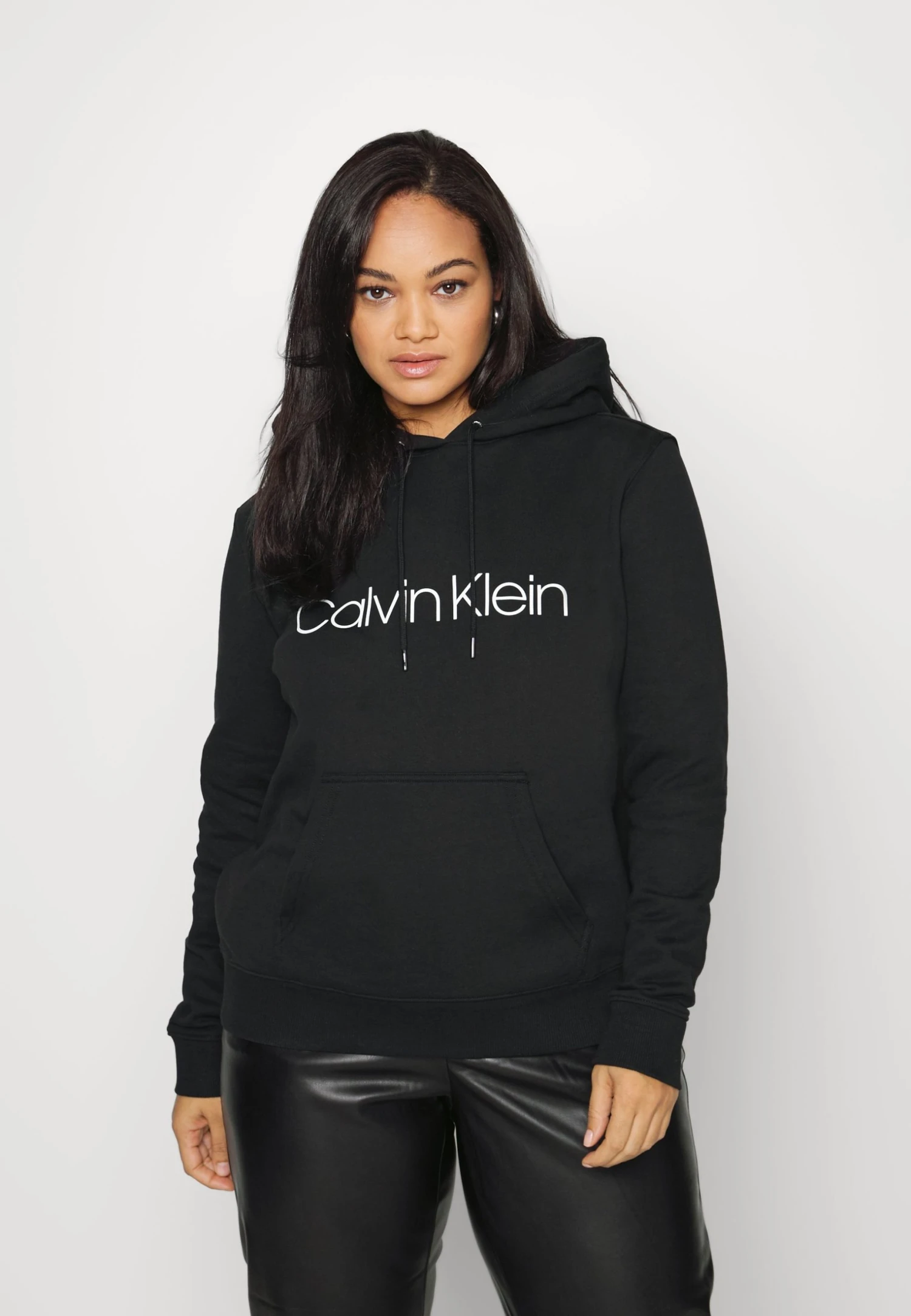 Calvin Klein Inclusive Core Logo Hoodie - Sweatshirt - Black 3 Calvin Klein Inclusive Core Logo Hoodie - Sweatshirt - Black