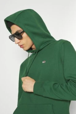 Tommy Jeans Exclusive Regular Hoodie Unisex - Sweatshirt - Collegiate Green -Gant shop b7e078282a554807892f0d9505a5787d scaled