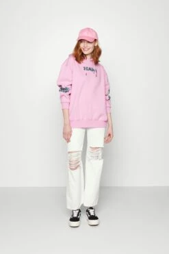 Karl Kani Retro Long Fit Hoodie - Hoodie - Pink -Gant shop b87f5e6946a14b8ab85d3418541cd8e3 scaled