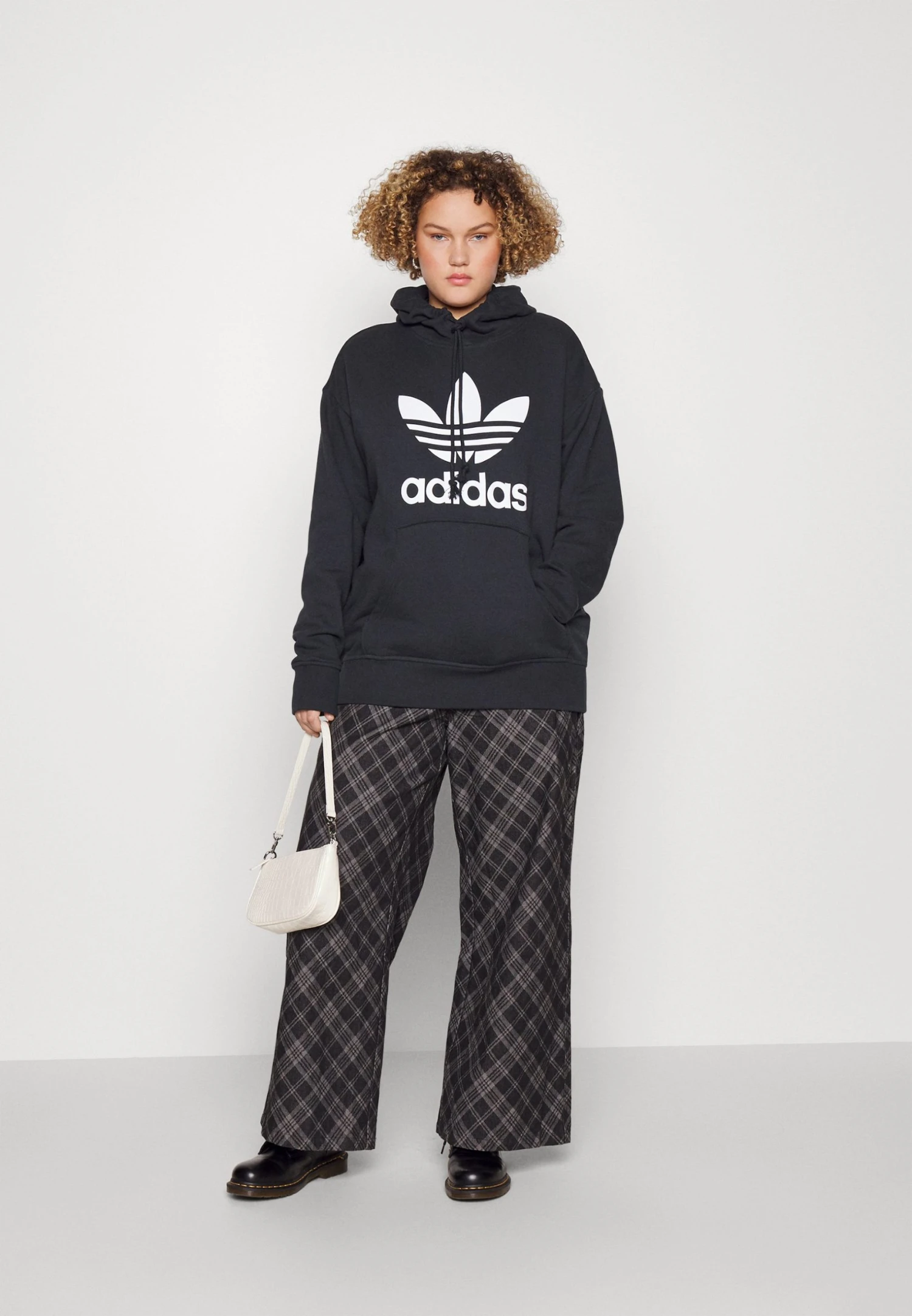 Adidas Originals Hoodie - Hoodie - Black 4 Adidas Originals Hoodie - Hoodie - Black - Bilde 2