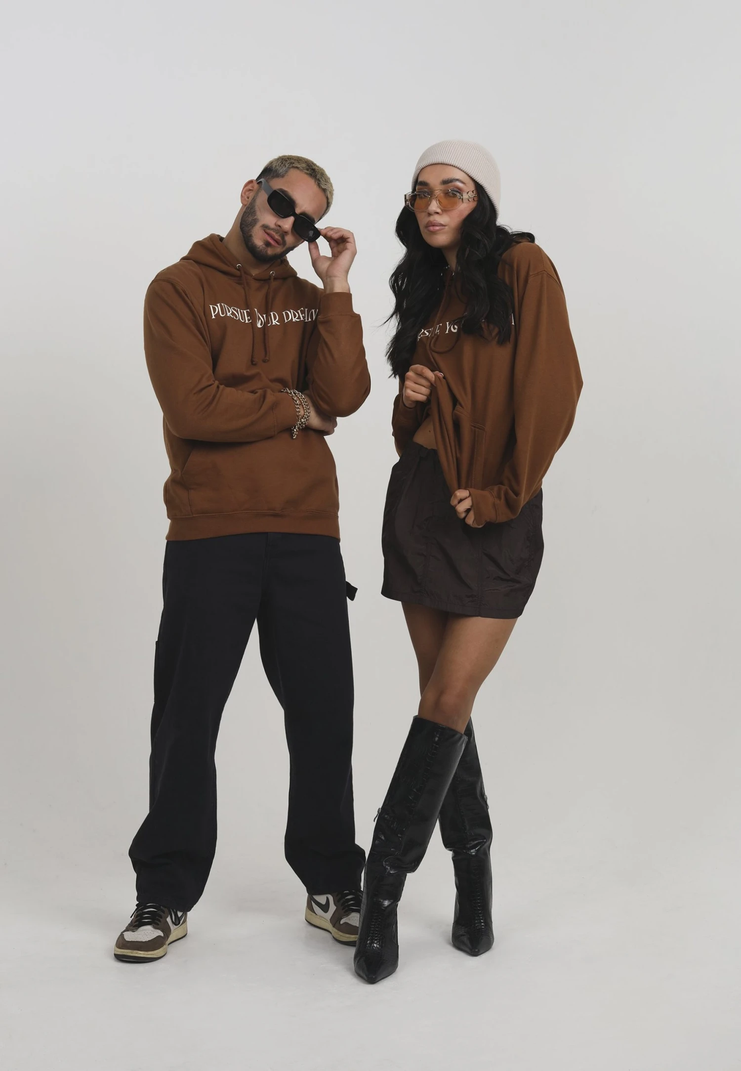 LEGACY STUDIOS Playboy Pursue Your Dream Hoodie Unisex - Hoodie - Caramel Toffee 4 LEGACY STUDIOS Playboy Pursue Your Dream Hoodie Unisex - Hoodie - Caramel Toffee - Bilde 2