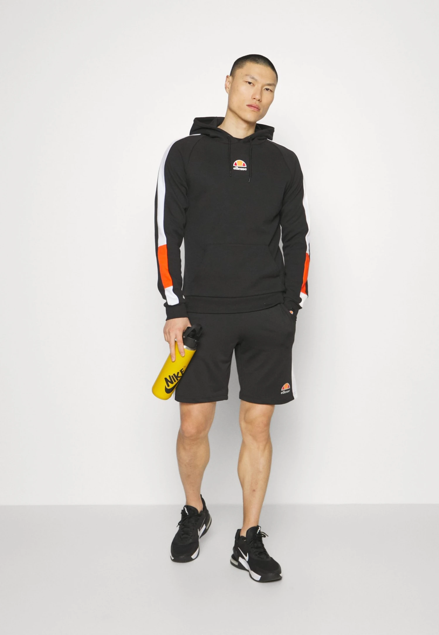 Ellesse Falun - Hoodie - Black 4 Ellesse Falun - Hoodie - Black - Bilde 2