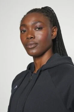 Under Armour Rival Hoodie - Sweatjakke - Black/White -Gant shop cd63ac238a414590a8d1479b475d0478 scaled