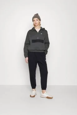 New Balance Athletics Layer - Hoodie - Black -Gant shop cdb135871b924673bf6d85f9ccb8f115 scaled