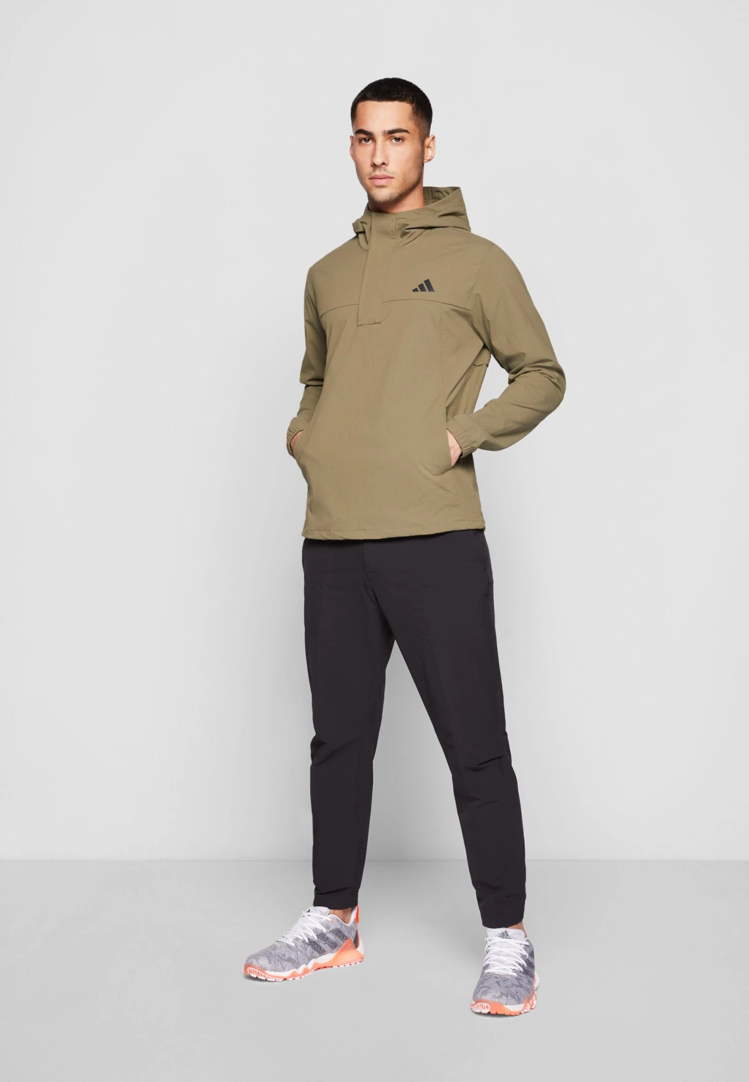 Adidas Golf Mens Ripstop Quarter Zip Hoodie - Hardshell Jacket - Olive Strata 4 Adidas Golf Mens Ripstop Quarter Zip Hoodie - Hardshell Jacket - Olive Strata - Bilde 2