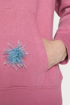 Dominika Kozakova Love Me Or Hate Me Hoodie - Hoodie - Pink -Gant shop d6fd5f0f680245efbd30291ce57a0939 scaled