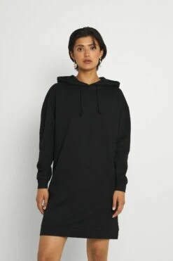 Vero Moda Vmoctavials Hoodie Dress - Kjole - Black