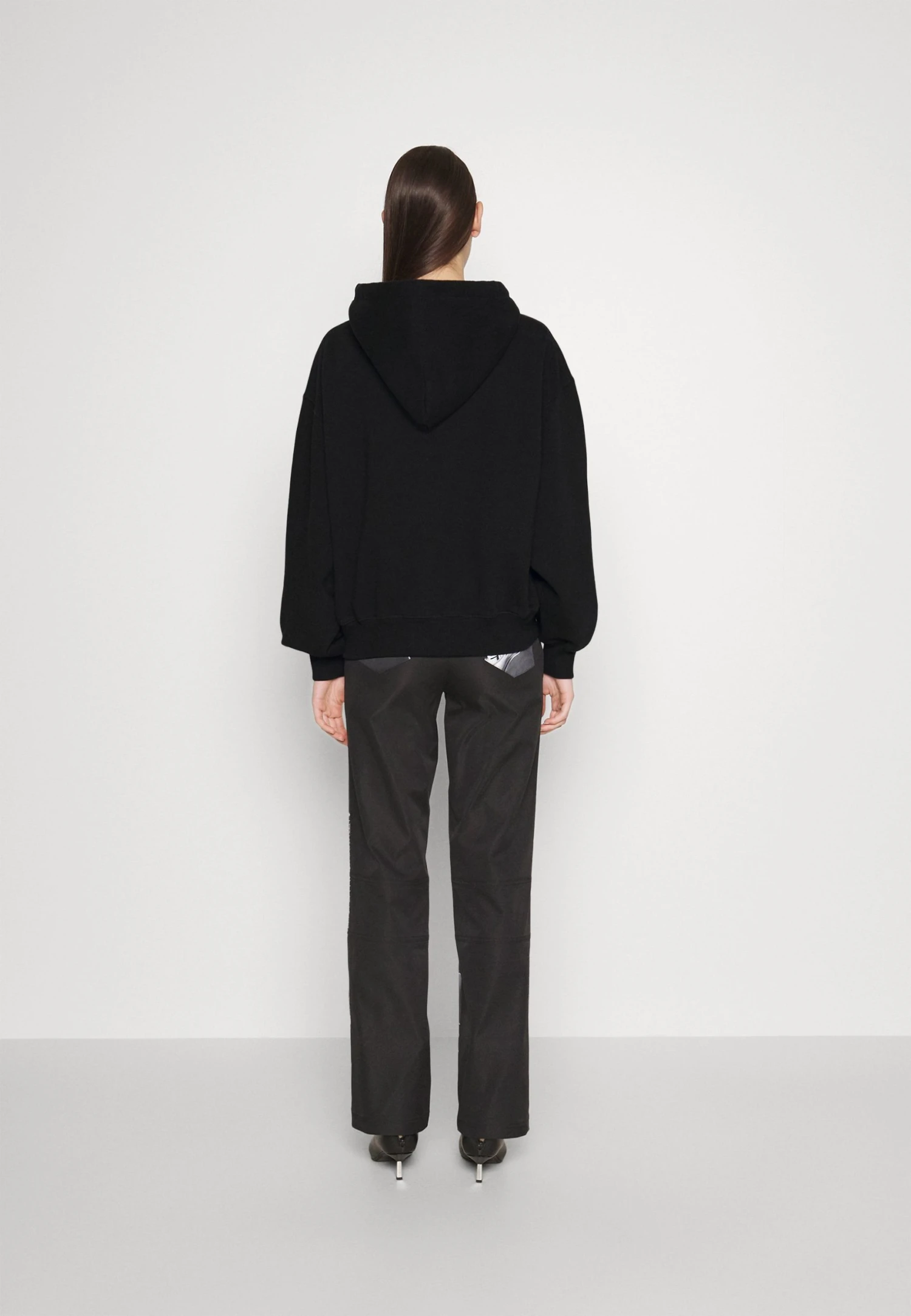 FIORUCCI Oversized Hoodie - Sweatshirt - Black 5 FIORUCCI Oversized Hoodie - Sweatshirt - Black - Bilde 3