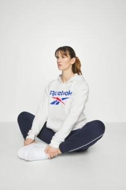 Reebok Hoodie - Sweatshirt - White 12 Reebok Hoodie - Sweatshirt - White -Gant shop db686bc7934d428aa93471bcf37085db scaled