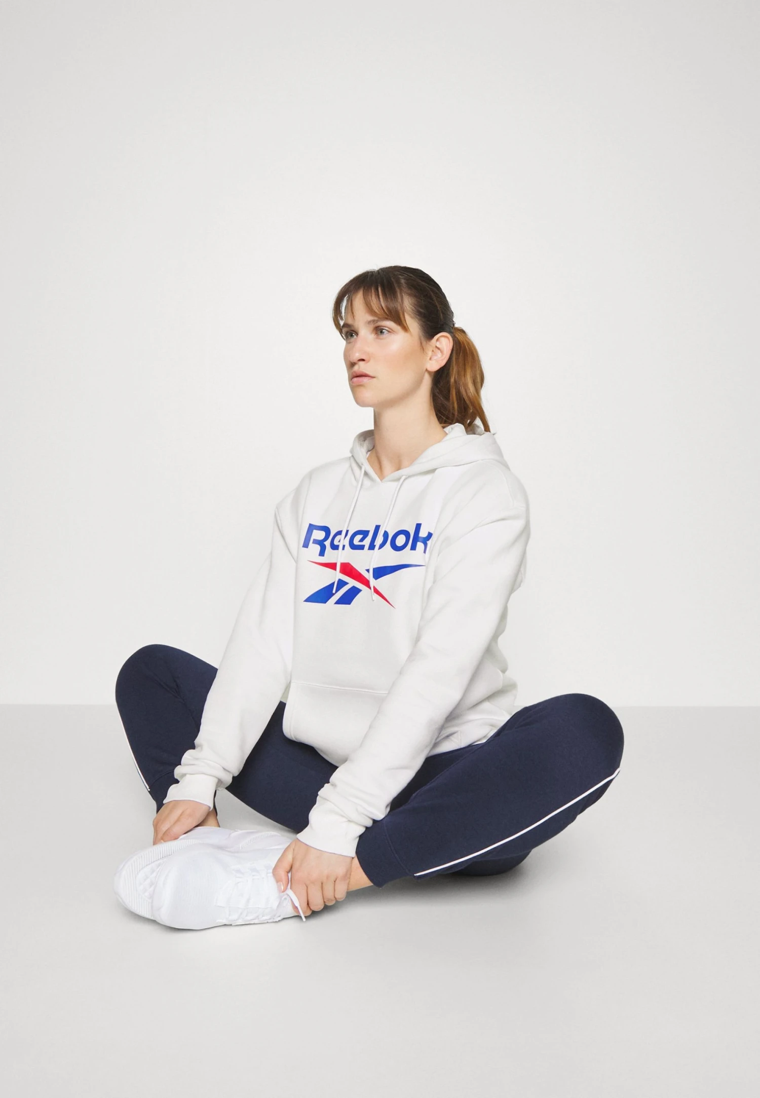 Reebok Hoodie - Sweatshirt - White 6 Reebok Hoodie - Sweatshirt - White - Bilde 4