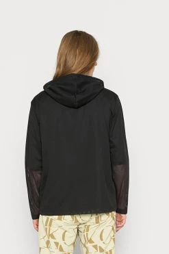 Calvin Klein Jeans Monologo Doublelayer Hoodie Unisex - Topper Langermet - Black -Gant shop e76f346ed3c24fe79247d439ce4fb3cc scaled