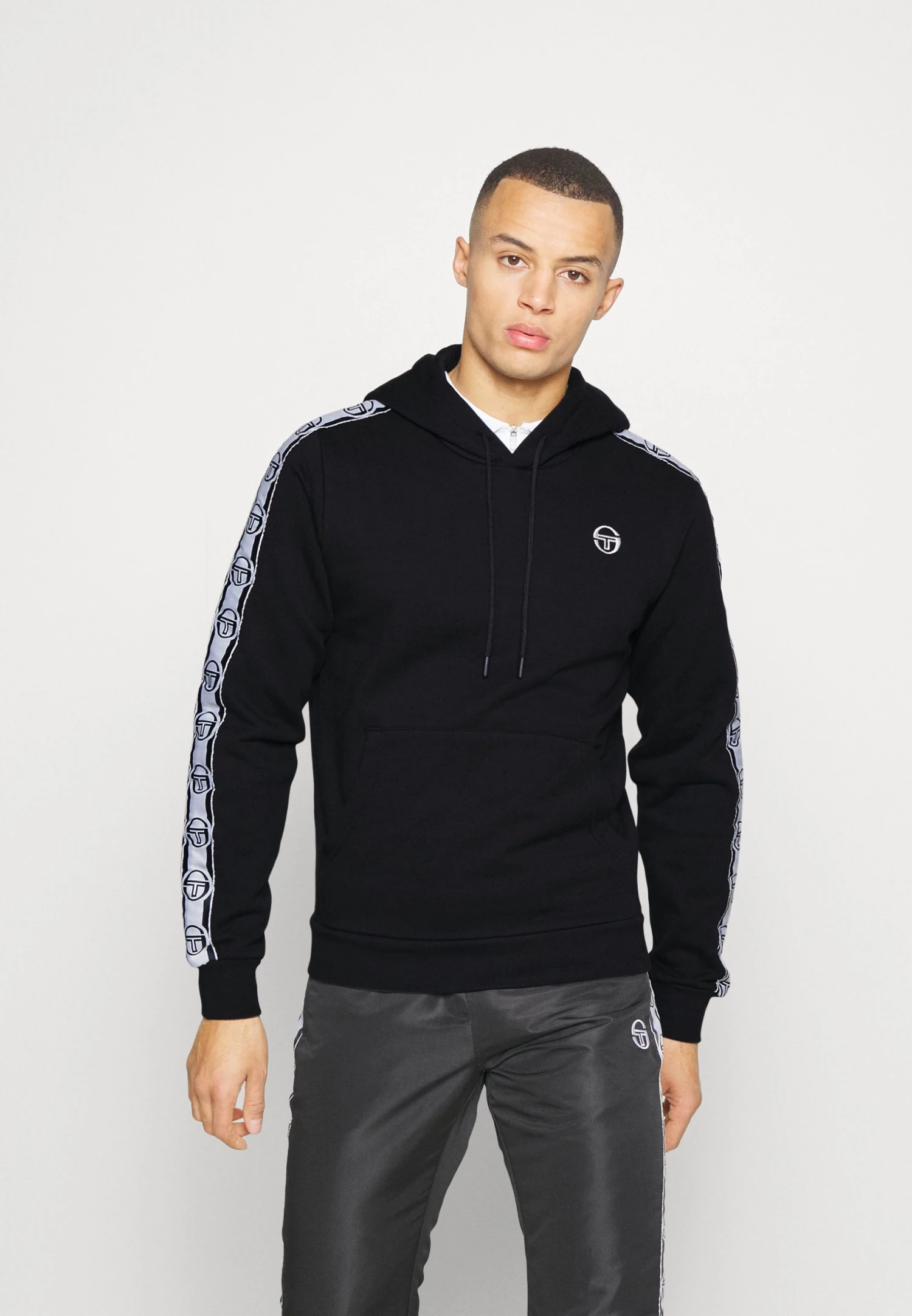 Sergio Tacchini Delaco Hoodie - Sweatshirt - Black/White 3 Sergio Tacchini Delaco Hoodie - Sweatshirt - Black/White