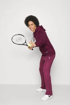 BJØRN BORG Centre Hoodie - Hoodie - Grape Wine -Gant shop e8f5a0dff72e4b4a90de4e0702f3e7e5 scaled