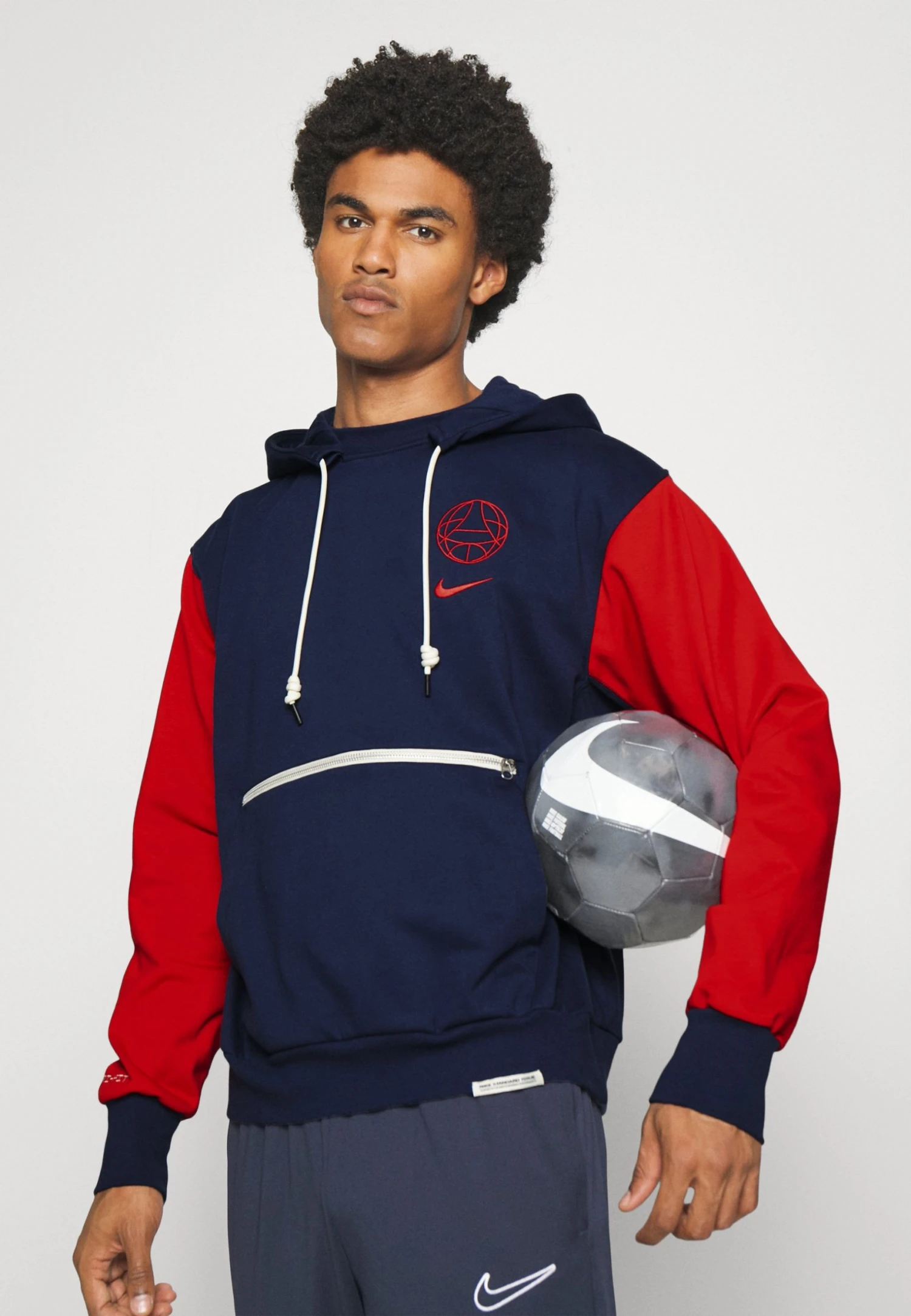Nike Performance Paris Germain Standard Issue Hoodie - Klubbklær - Midnight Navy/University Red 6 Nike Performance Paris Germain Standard Issue Hoodie - Klubbklær - Midnight Navy/University Red - Bilde 4