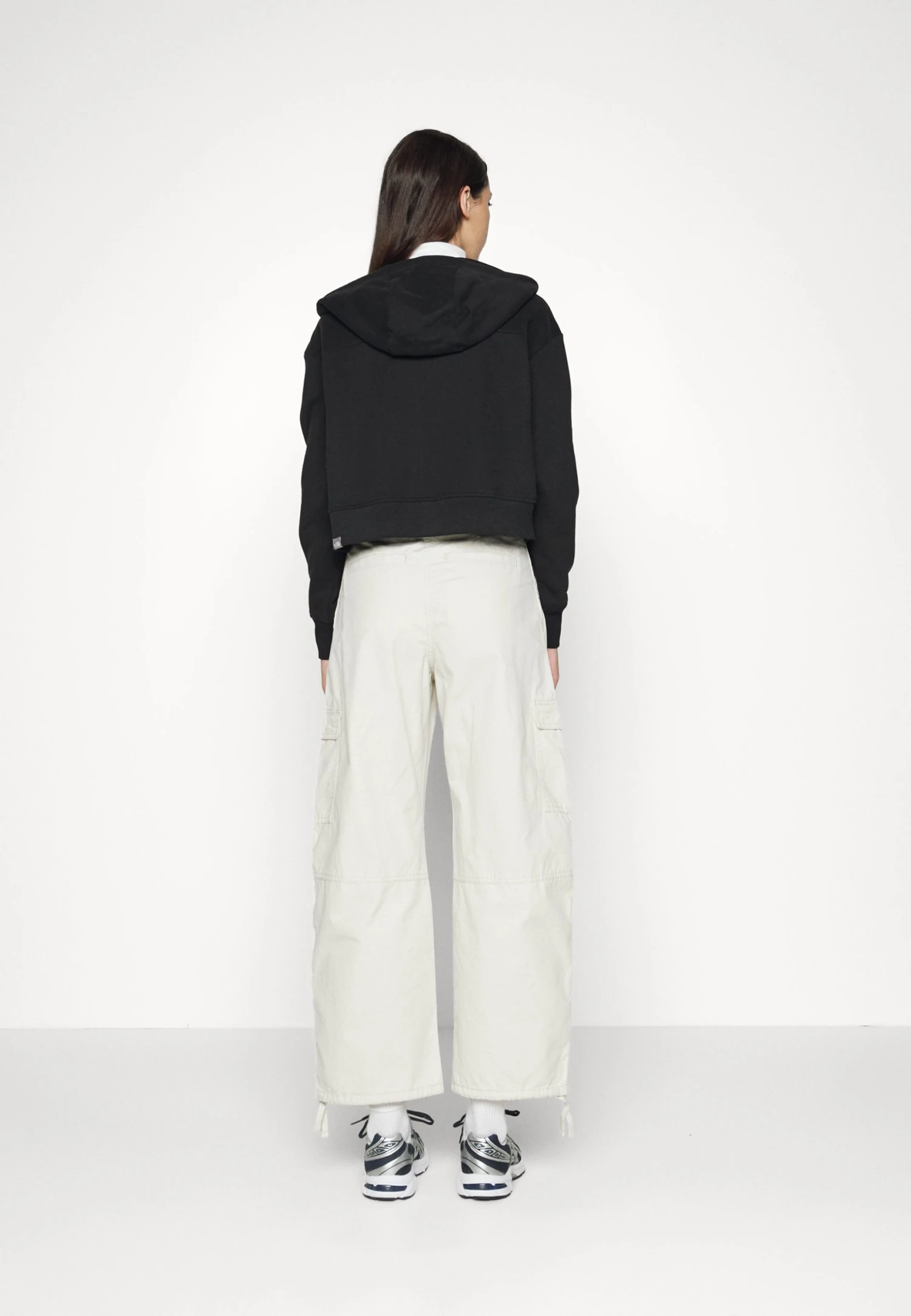 The North Face Icon Crop Full Zip Hoodie - Sweatjakke - Black 6 The North Face Icon Crop Full Zip Hoodie - Sweatjakke - Black - Bilde 4