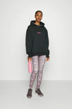 Ellesse Reana Hoody - Hoodie - Black -Gant shop eb0a1f25638f43a988fe9196f305004a scaled