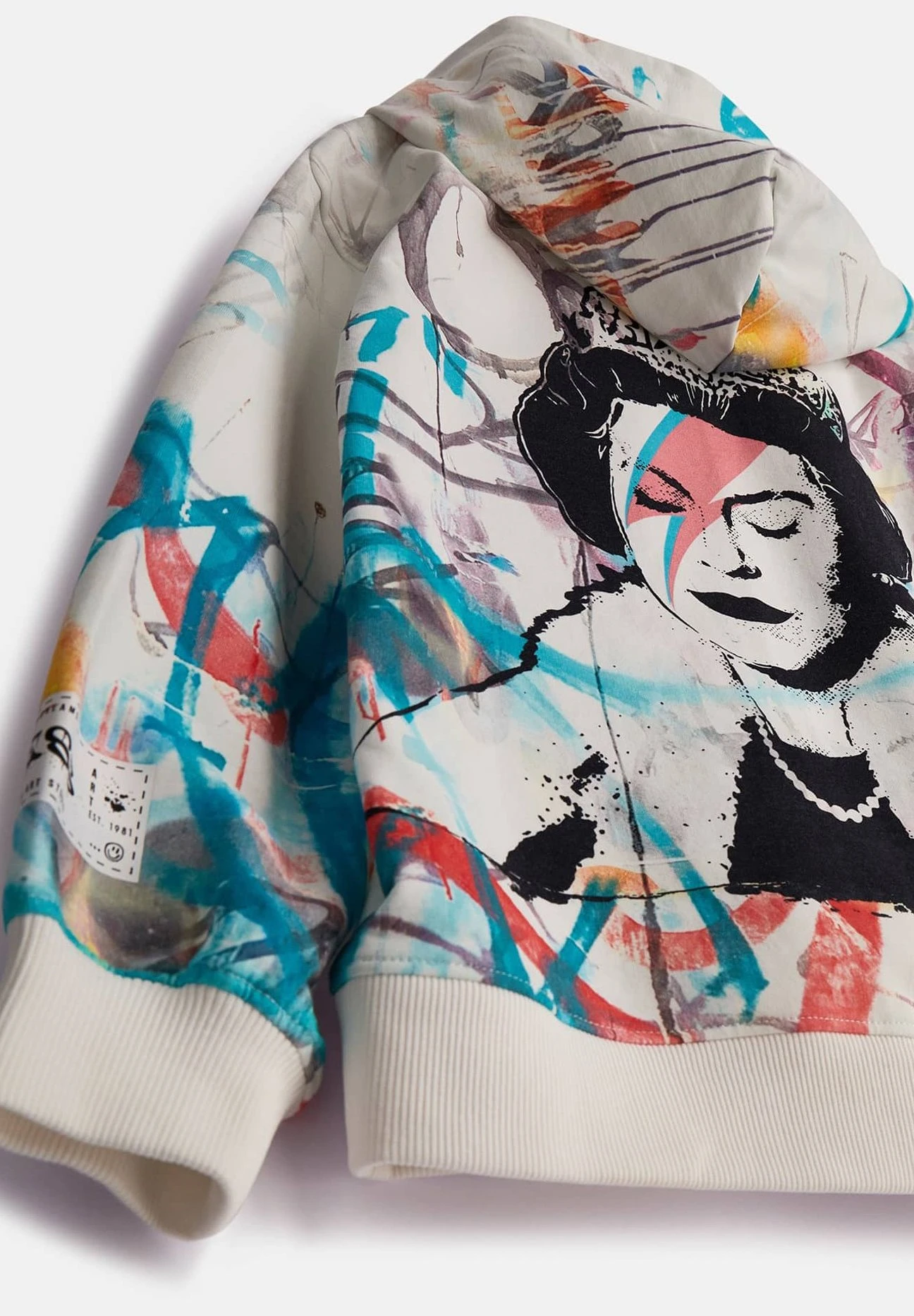 Guess Junior Ls Queen Graffiti Hoodie - Sweatshirt - Street Art Print 5 Guess Junior Ls Queen Graffiti Hoodie - Sweatshirt - Street Art Print - Bilde 3
