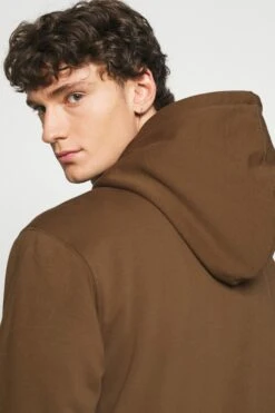 WEEKDAY Standard Hoodie - Sweatshirt - Brown 13 WEEKDAY Standard Hoodie - Sweatshirt - Brown -Gant shop ee4c4e0cf493452aae00f2ab01c7010a scaled