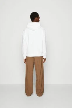 Calvin Klein Comfort Hoodie - Hoodie - Bright White -Gant shop efb8c00578bb4a62a7d4db91a63b8fe1 scaled