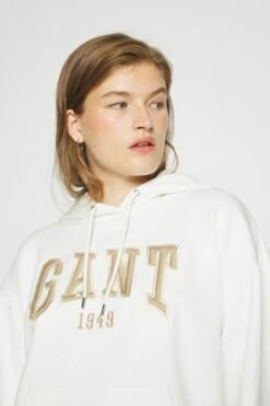 Gant Rel Logo Hoodie - Sweatshirt - Eggshell -Gant shop efc2065641fd412880b8977ac900ae2c scaled
