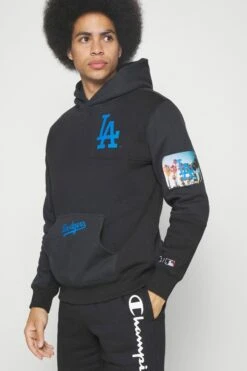 Champion Mlb New York Yankees Hoodie - Klubbklær - Black -Gant shop f1e57b06f3274261833830417d8c7c1d scaled