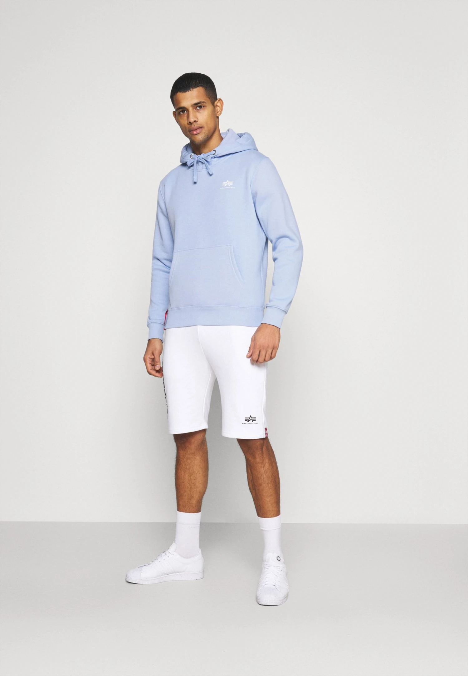 Alpha Industries Basic Hoody Small Logo - Hoodie - Light Blue 4 Alpha Industries Basic Hoody Small Logo - Hoodie - Light Blue - Bilde 2