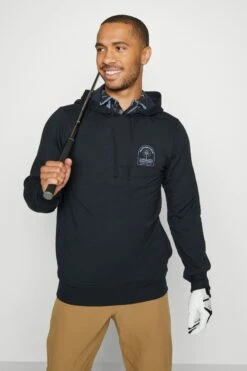 TravisMathew Basilica - Hoodie - Black -Gant shop f39ac28c4134438f8f53eecefd39ac8d scaled
