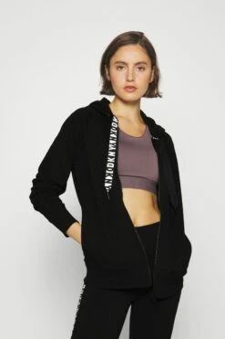 DKNY Two Tone Logo Zip Hoodie - Sweatjakke - Black 11 DKNY Two Tone Logo Zip Hoodie - Sweatjakke - Black -Gant shop f90a434ac4164f1db5aab217e796ac69 scaled